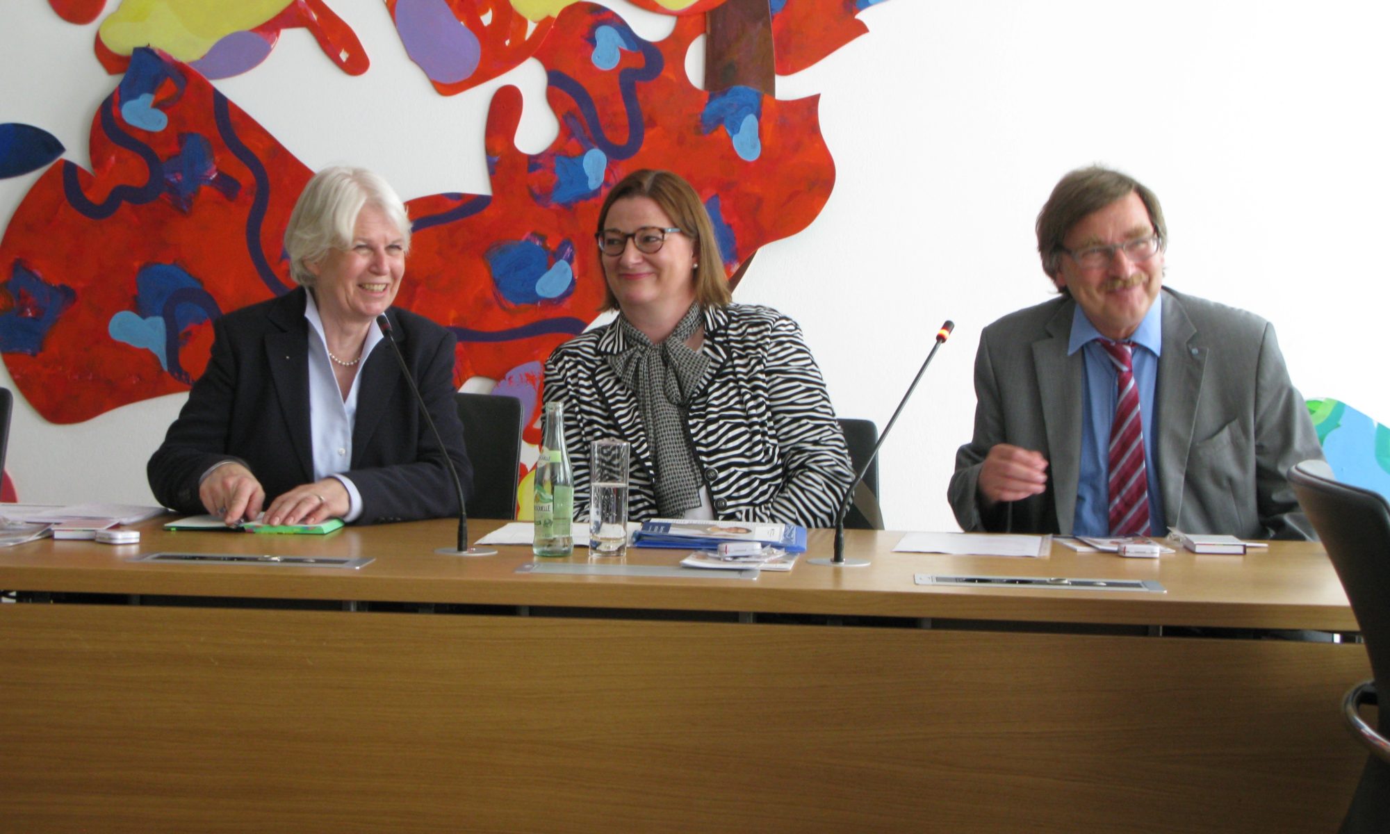 Podium: von rechts MdL Joachim Unterländer, Dr. Christiane Stüben, Brigitte Bührlen